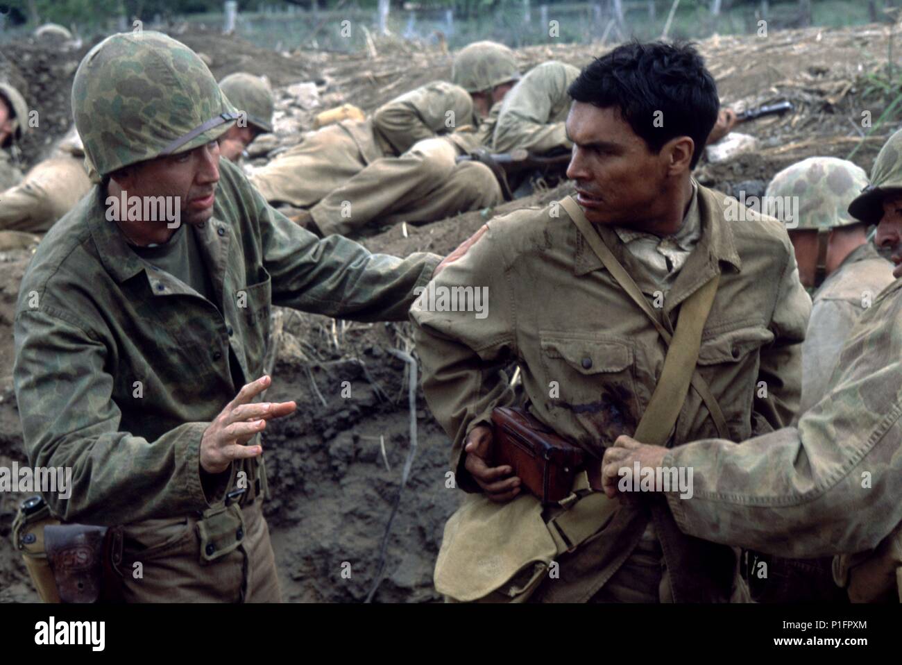 Titre original : WINDTALKERS. Titre en anglais : WINDTALKERS. Film Réalisateur : John Woo. Année : 2002. Stars : NICOLAS CAGE, Adam Beach. Credit : Metro Goldwyn Mayer / VAUGHAN, Stephen / Album Banque D'Images