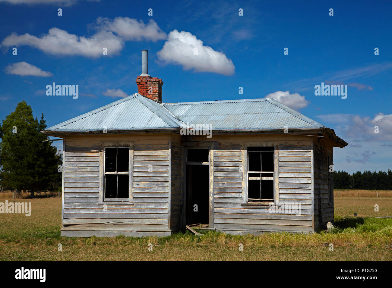 Old School House de lune, Clair de lune, près de Macraes Flat, à l'Est de l'Otago, île du Sud, Nouvelle-Zélande Banque D'Images