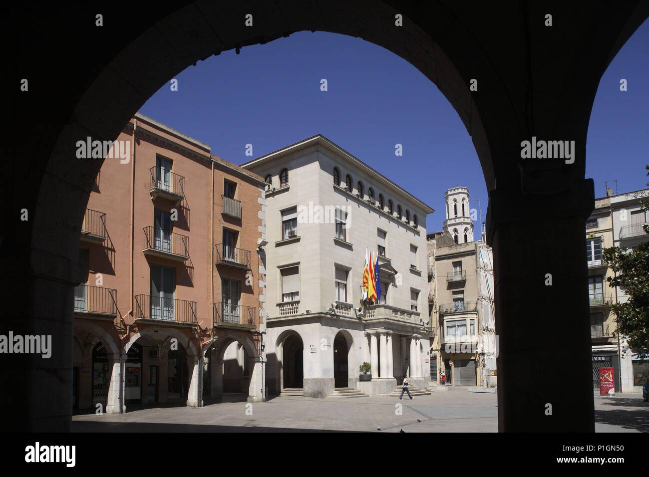 Espagne - Catalogne - Alt Empordà (district) - Gérone. Figueres, Plaza / Plaça del Ajuntament (porticada). Banque D'Images