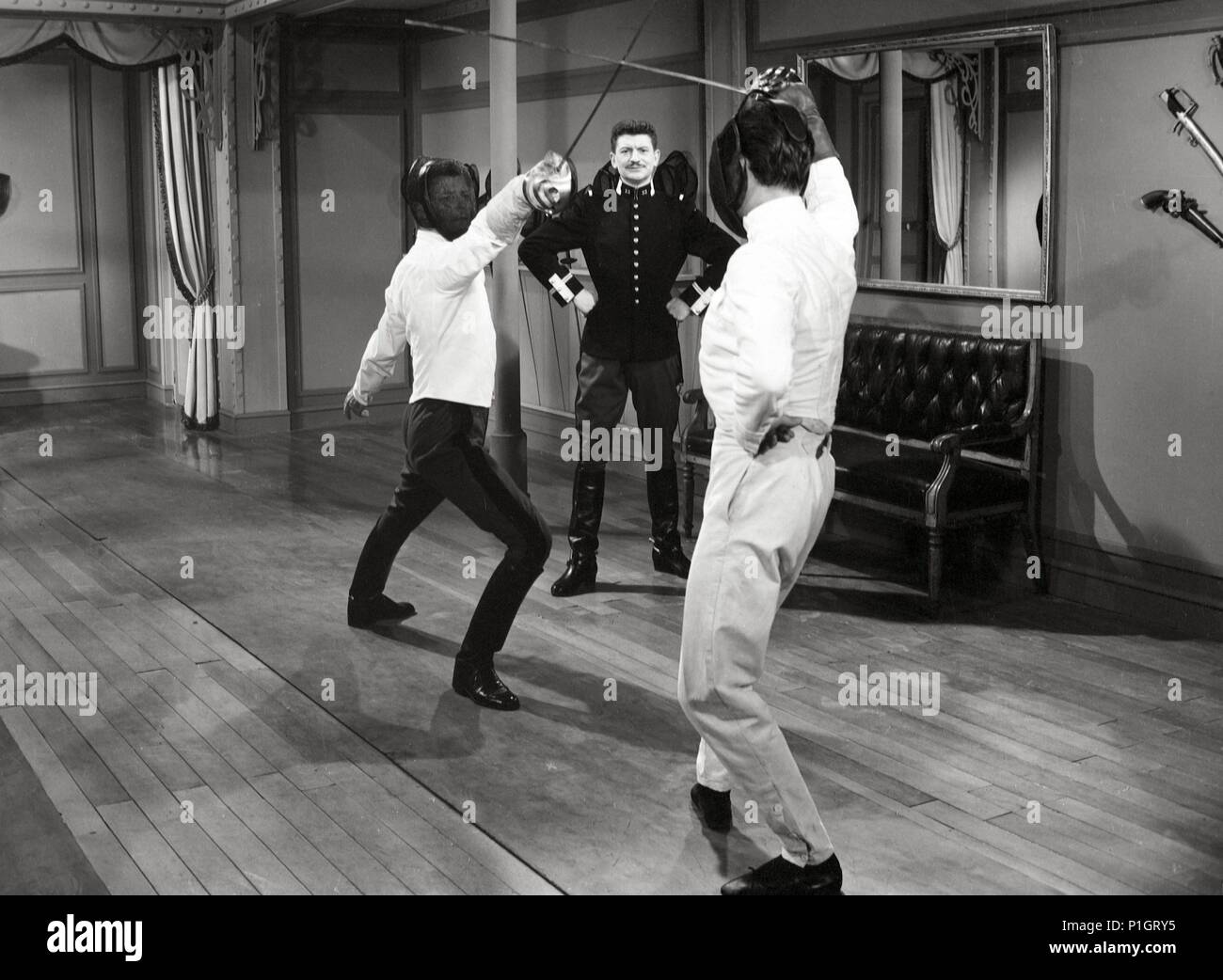 Film Original Titre : les grandes manoeuvres. Titre en anglais : GRAND MANOEUVRE, L. Directeur de film : René Clair. Année : 1955. Stars : YVES ROBERT, JACQUES FRANÇOIS. Banque D'Images