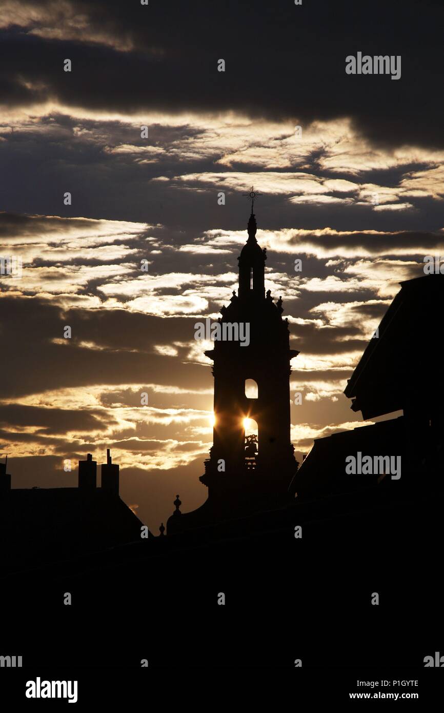 Espagne - LA RIOJA - RIOJA Alta (ville). Cuzcurrita de Río Tirón ; Torre de l Église de San Miguel. Banque D'Images