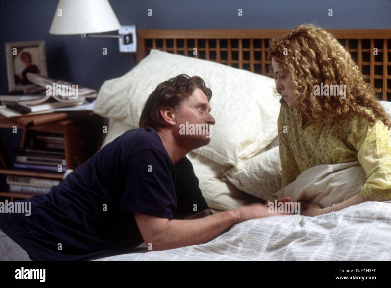 Titre original : il s'exécute dans la famille. Titre en anglais : il s'exécute dans la famille. Directeur de film : Fred Schepisi. Année : 2003. Stars : MICHAEL DOUGLAS ; Bernadette Peters. Credit : Metro-Goldwyn-Mayer (MGM) / SCHWARTZ, Andrew / Album Banque D'Images