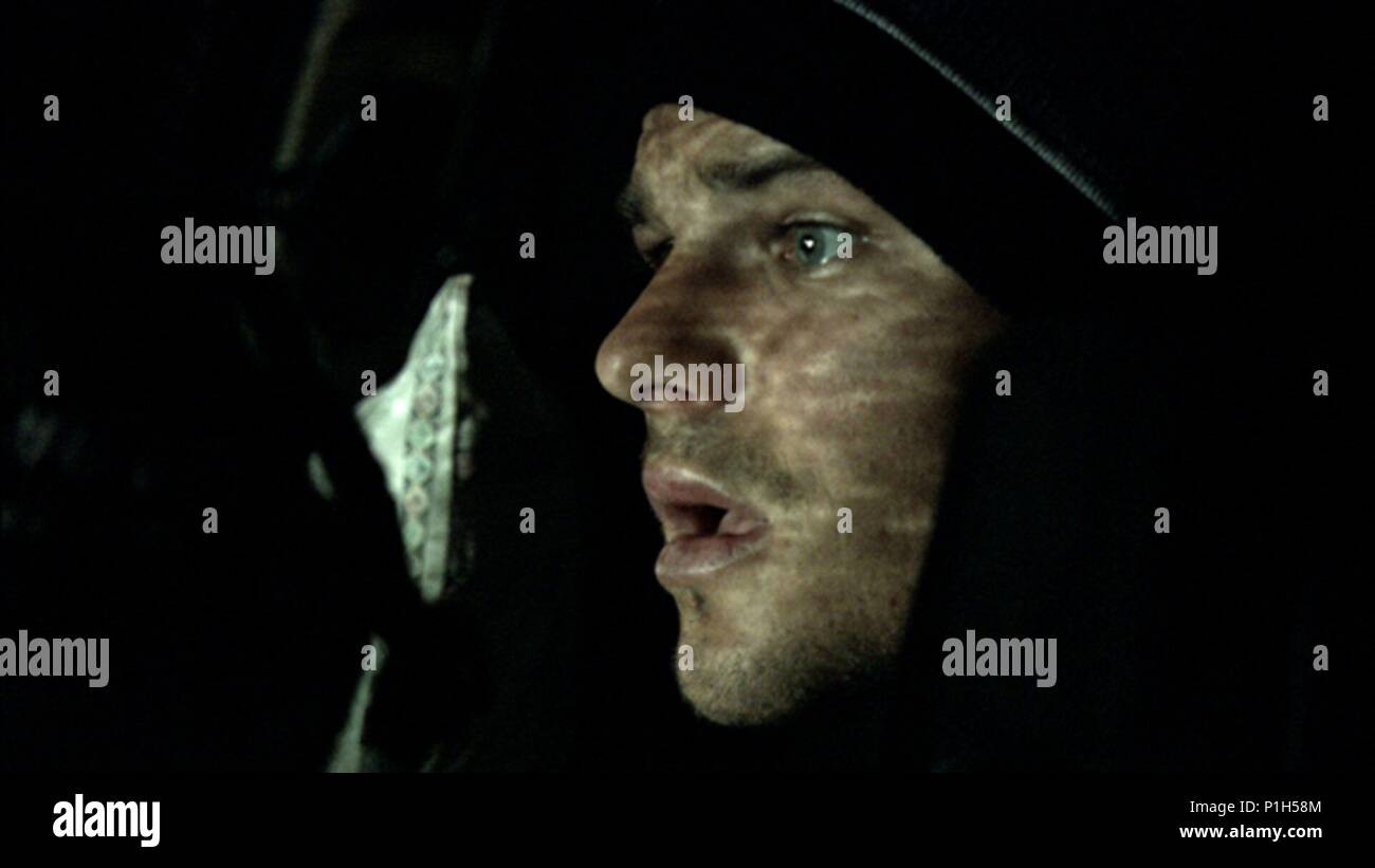 Titre original : WOLF CREEK. Titre en anglais : WOLF CREEK. Directeur de film : GREG MCLEAN. Année : 2005. Stars : Nathan Phillips. Credit : TRUE CRIME CHANNEL/MEILLEUR FX (SON) de flèche/EMU CREEK IMAGES / GUERRA, Daniel / Album Banque D'Images