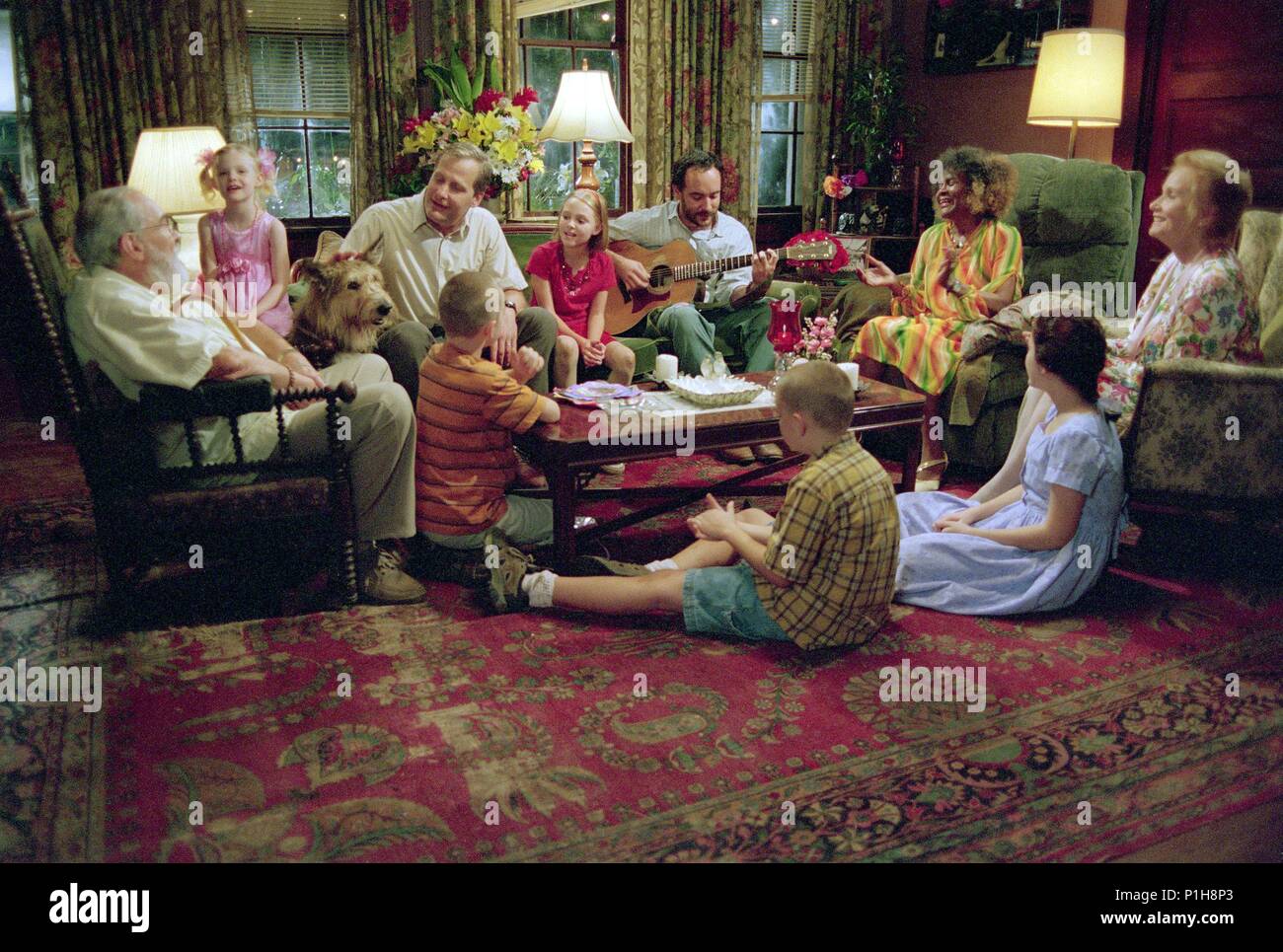 Titre original : EN RAISON DE WINN-DIXIE. Titre en anglais : EN RAISON DE WINN-DIXIE. Directeur de film : WAYNE WANG. Année : 2005. Stars : Jeff Daniels, Dave Matthews ; COURTNEY JINES, EVA MARIE SAINT, CICELY TYSON, ANNASOPHIA ROBB ; ELLE FANNING ; B. J. HOOPER, LUKE BENWARD ; Nick Price. Crédit : 20TH CENTURY FOX / TENNER, Suzanne / Album Banque D'Images