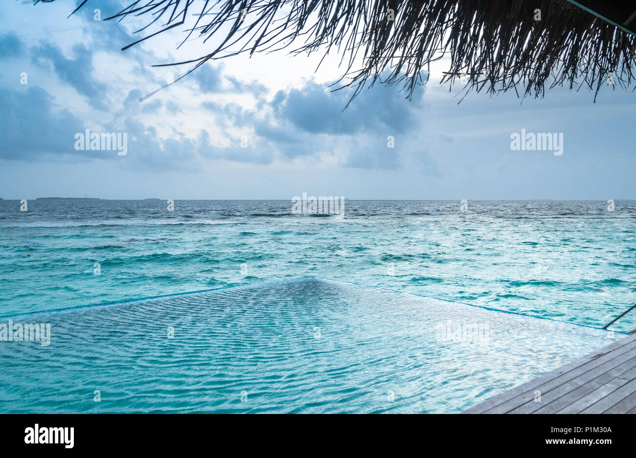 Maldives Piscine à Débordement Magnifique Plage De Sable
