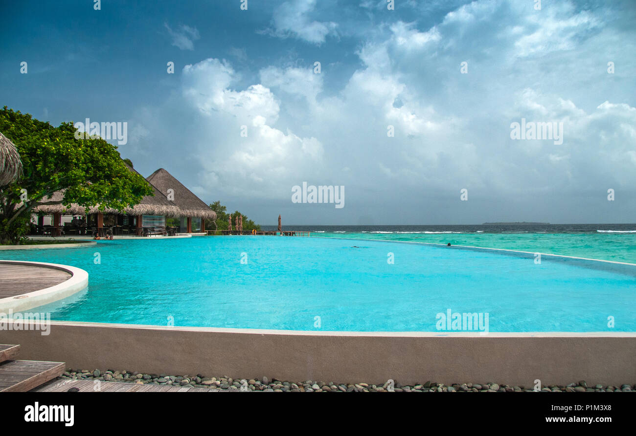 Maldives Piscine à Débordement Magnifique Plage De Sable