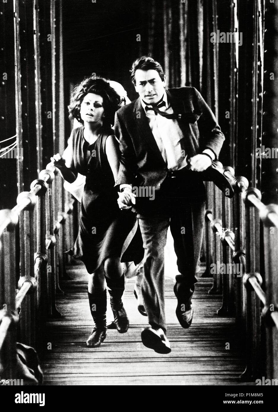 Arabesque 1966 Sophia Loren Banque d'image et photos - Alamy
