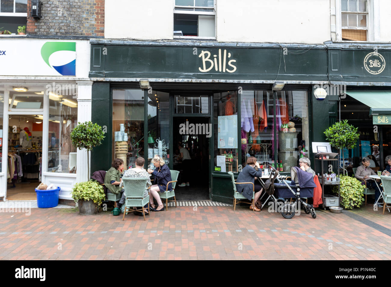 Bill's Restaurant Lewes Cliffe dans High Street, une rue très beaux magasins et de navigation, Lewes, East Sussex, England, UK Banque D'Images