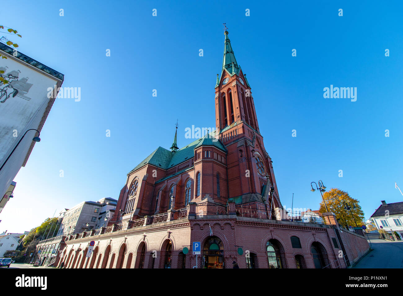 La magnifique église de la trinité dans la ville d'Arendal, Norvège. Banque D'Images