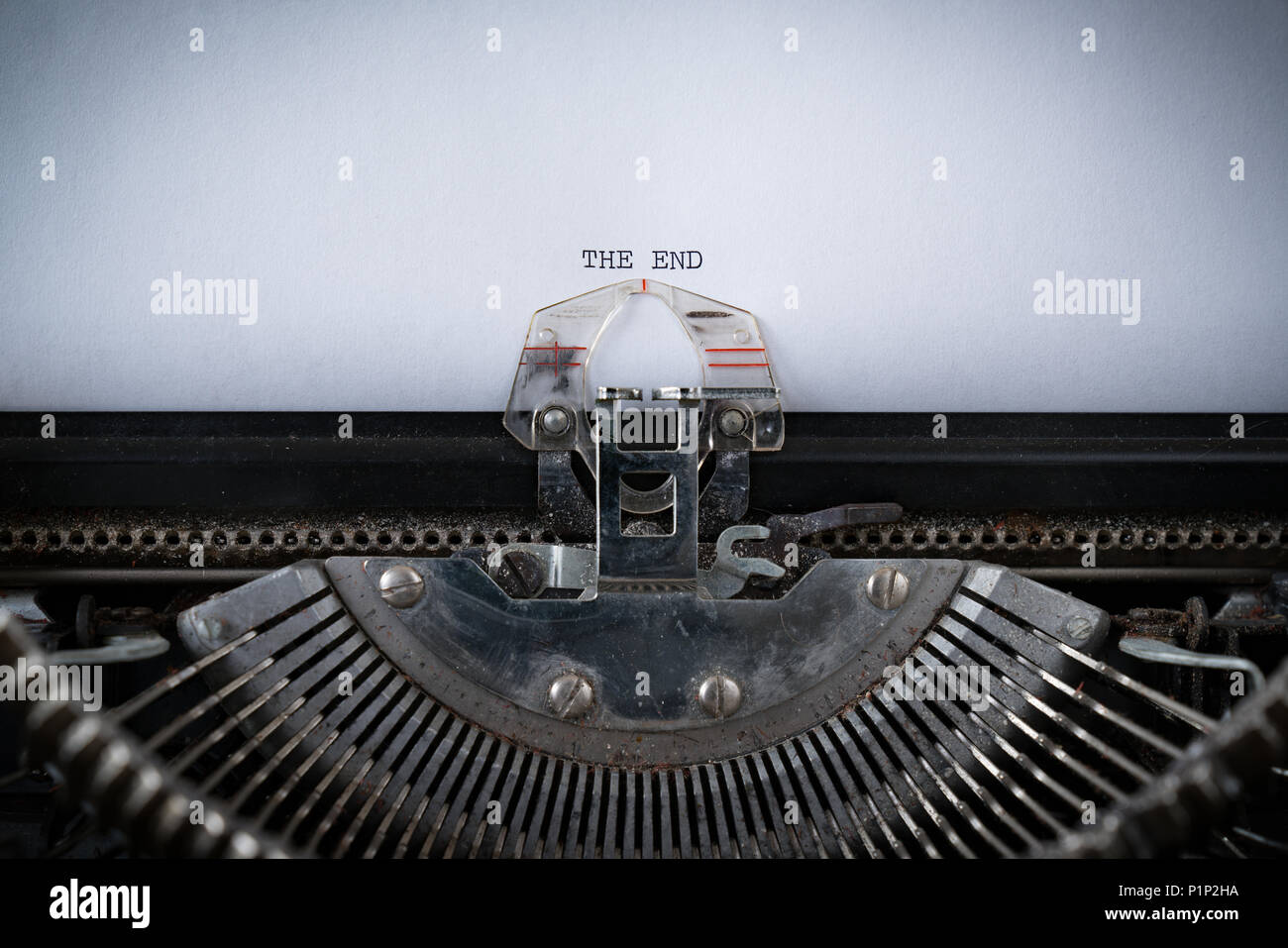 L'expression la fin tapé sur une vieille machine à écrire Banque D'Images