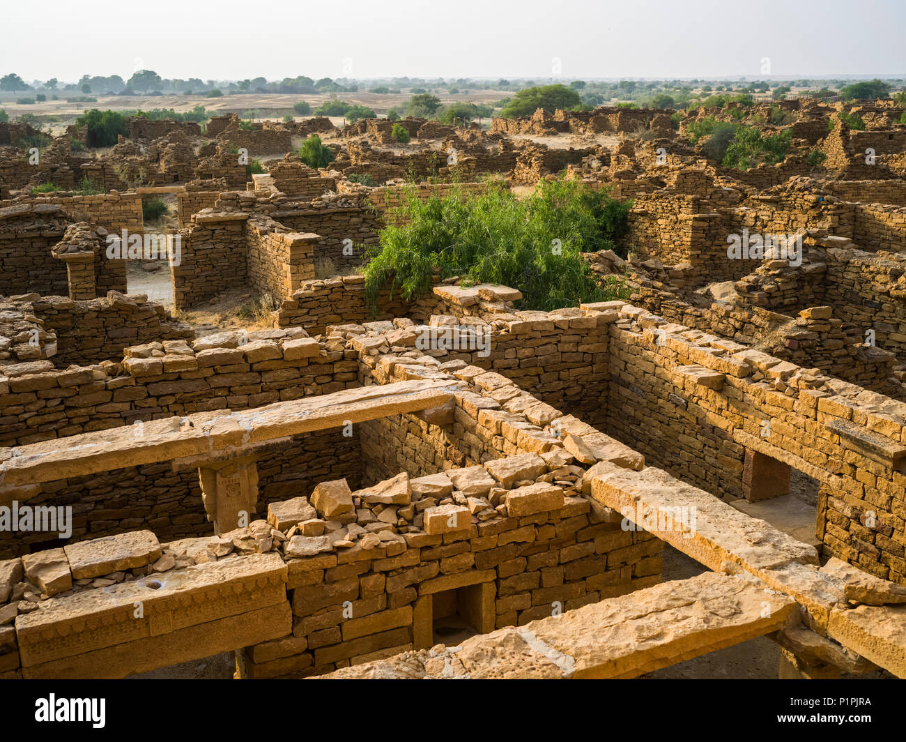Village abandonné dans le district de Jaisalmer Rajasthan. Kuldhara a acquis une réputation de site hanté ; Jiyai, Rajasthan, Inde Banque D'Images