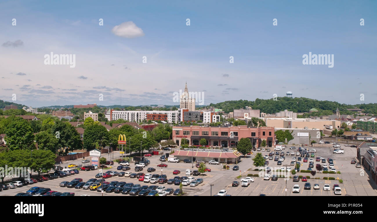 Surplombant le village de l'Eastside à l'est la liberté près de Pittsburgh, Pennsylvanie, USA à partir de la boulangerie sur place de Penn Avenue Banque D'Images