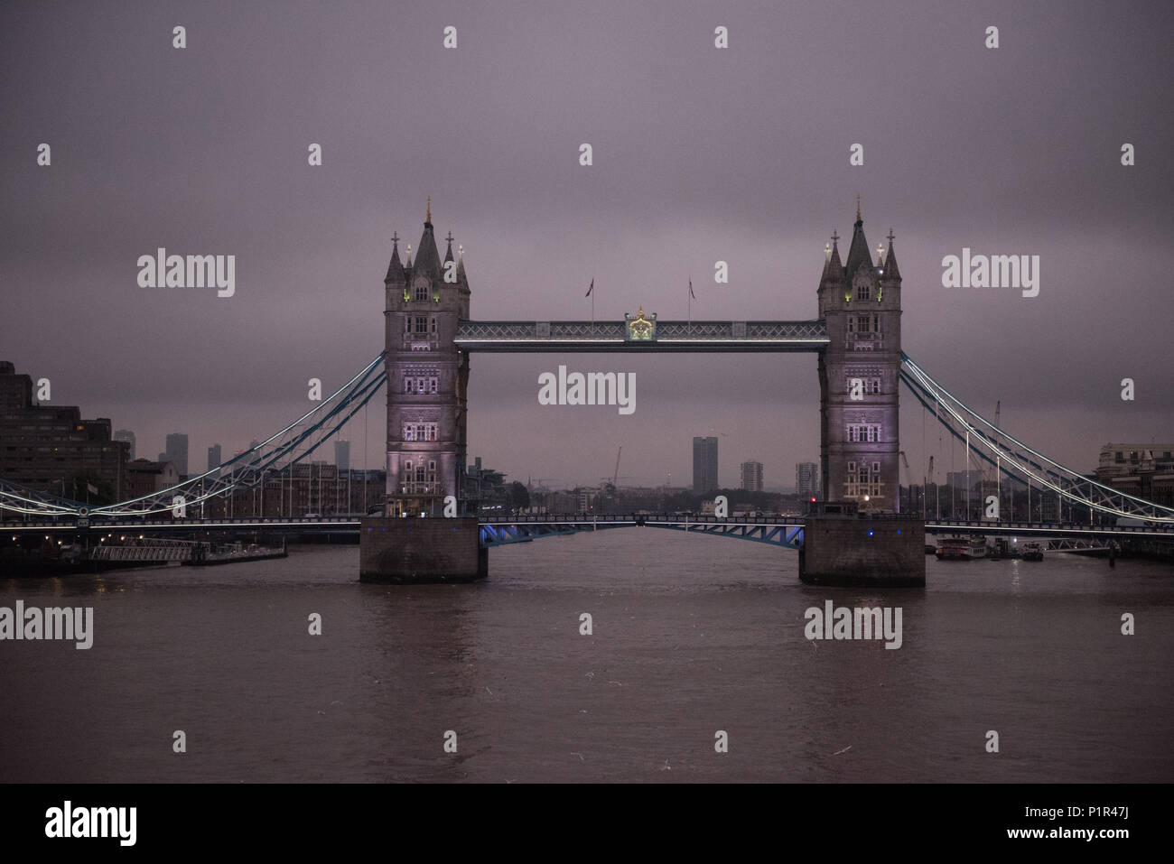 Londres, Royaume-Uni, vue sur le Tower Bridge at night Banque D'Images