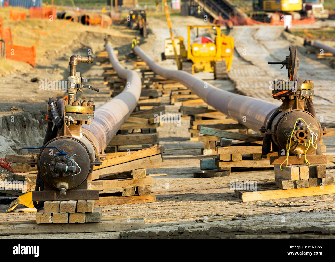 Chambre Lits Jumeaux en construction de pipelines ; Calgary, Alberta, Canada Banque D'Images