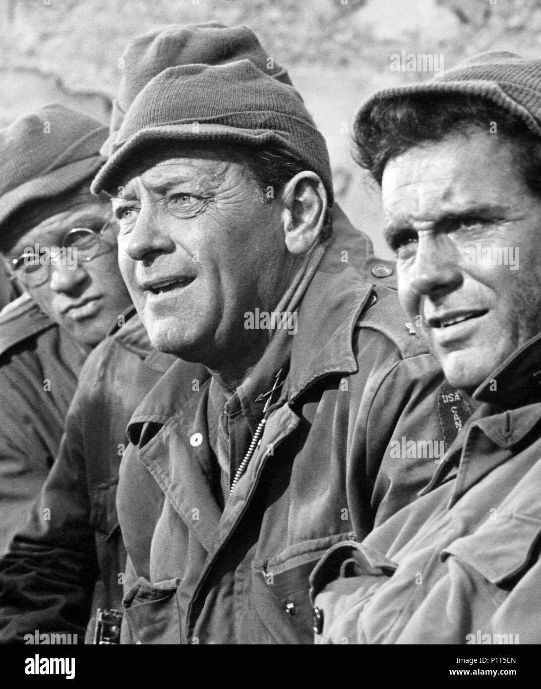 Film Original Titre : LA BRIGADE DU DIABLE. Titre en anglais : LA BRIGADE DU DIABLE. Directeur de film : Andrew C. MCLAGLEN. Année : 1968. Stars : WILLIAM HOLDEN, Cliff Robertson. Credit : United Artists / Album Banque D'Images