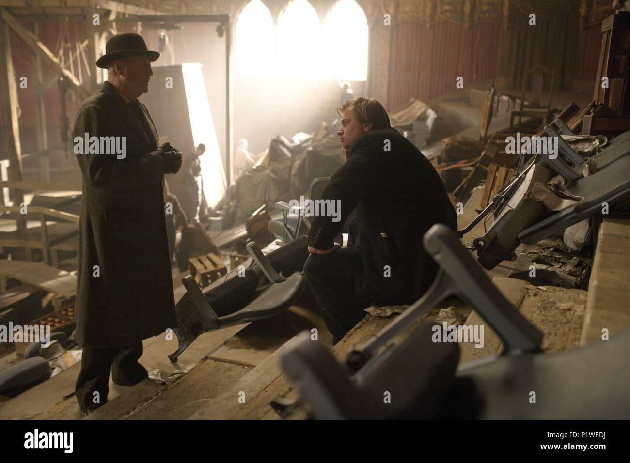 Titre original : LE PRESTIGE. Titre en anglais : LE PRESTIGE. Directeur du film : Christopher Nolan. Année : 2006. Stars : Michael Caine ; Christopher Nolan. Credit : NEWMARKET PRODUCTIONS/SYNCOPY/Touchstone Pictures/WARNER BRO / DUHAMEL, François / Album Banque D'Images