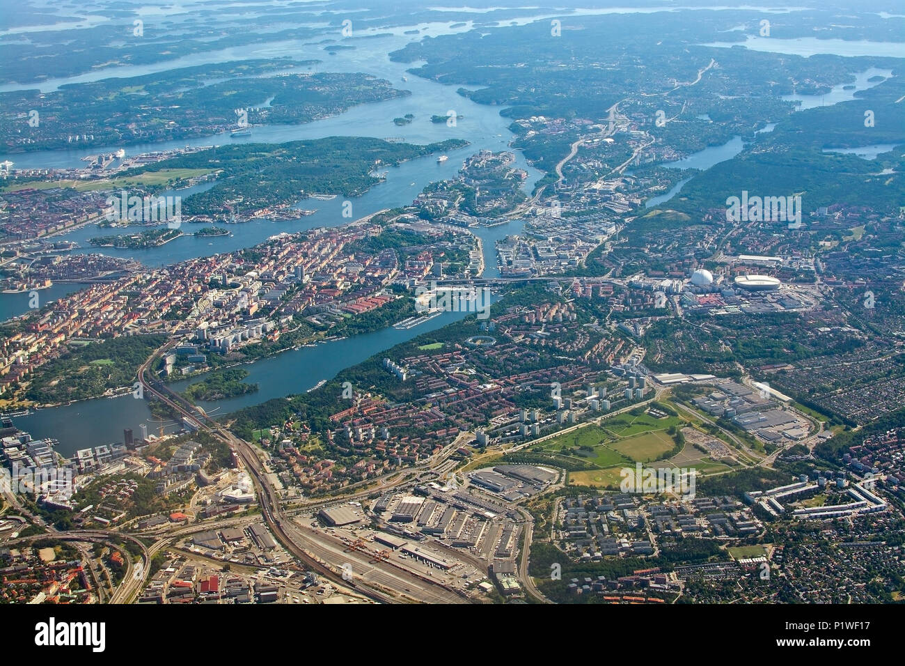 STOCKHOLM, SUÈDE - 1 juin 2018 : plus de repères de Stockholm Stockholm Globe et Tele2 Arena et Södermalm) vers l'archipel, Banque D'Images