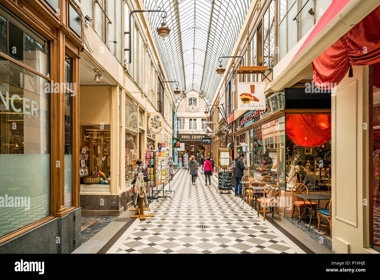 Le passage Jouffroy, dans le 9th arrondissement, est l'un des célèbres passages couverts de Paris.Paris, France Banque D'Images