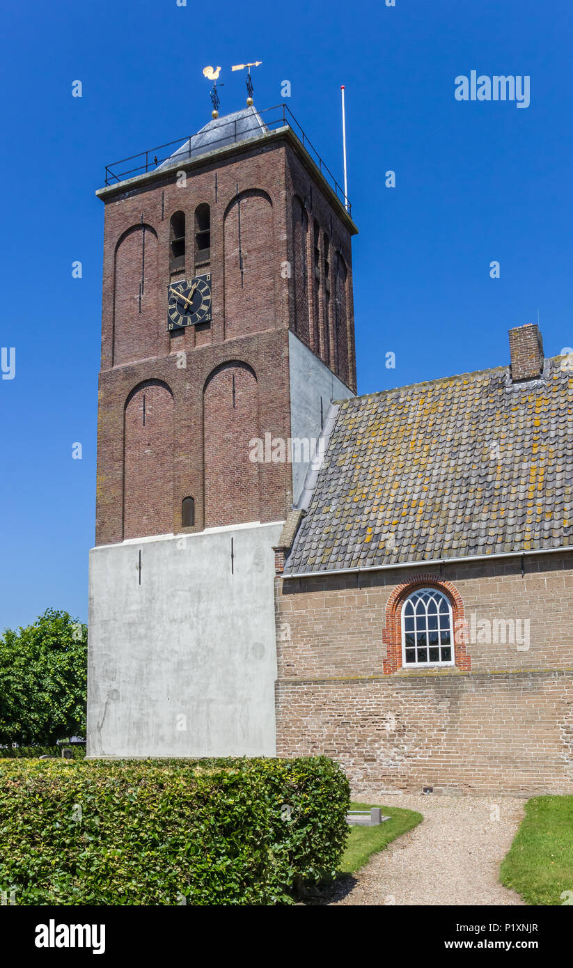 Tour de l'église en Maartenskerk Oosterend, Pays-Bas Banque D'Images
