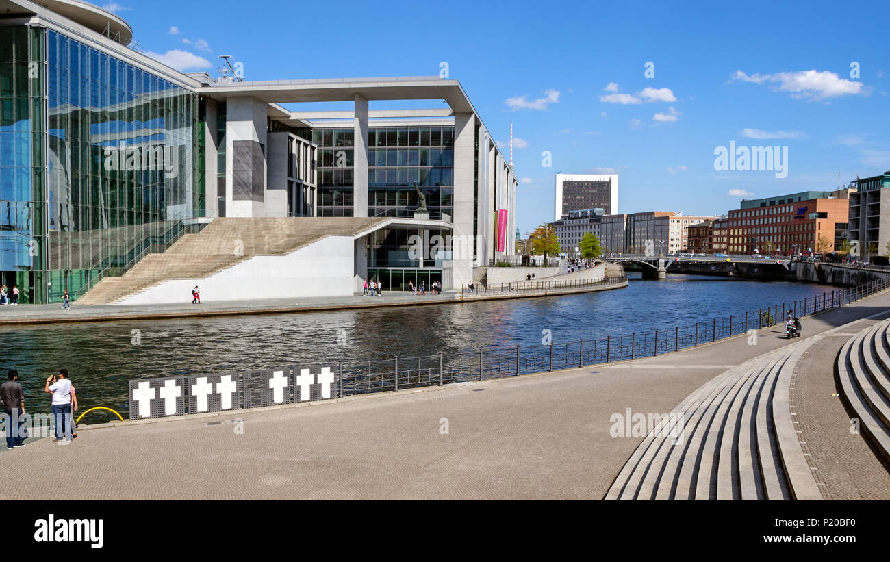 BERLIN, ALLEMAGNE - Apr 28, 2018 : Le bâtiment Marie-Elisabeth Luders Haus. L'un des bâtiments dans le nouveau complexe parlementaire dans le nouveau quartier du gouvernement o Banque D'Images