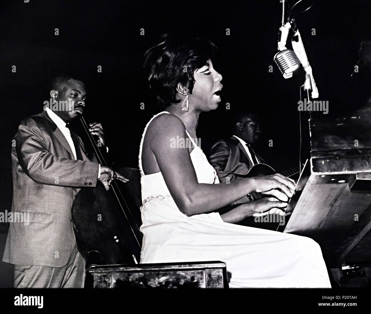 Nina Simone et Combo effectuer au Sugar Bowl à la foire mondiale de New York. 18 septembre 1964. Banque D'Images