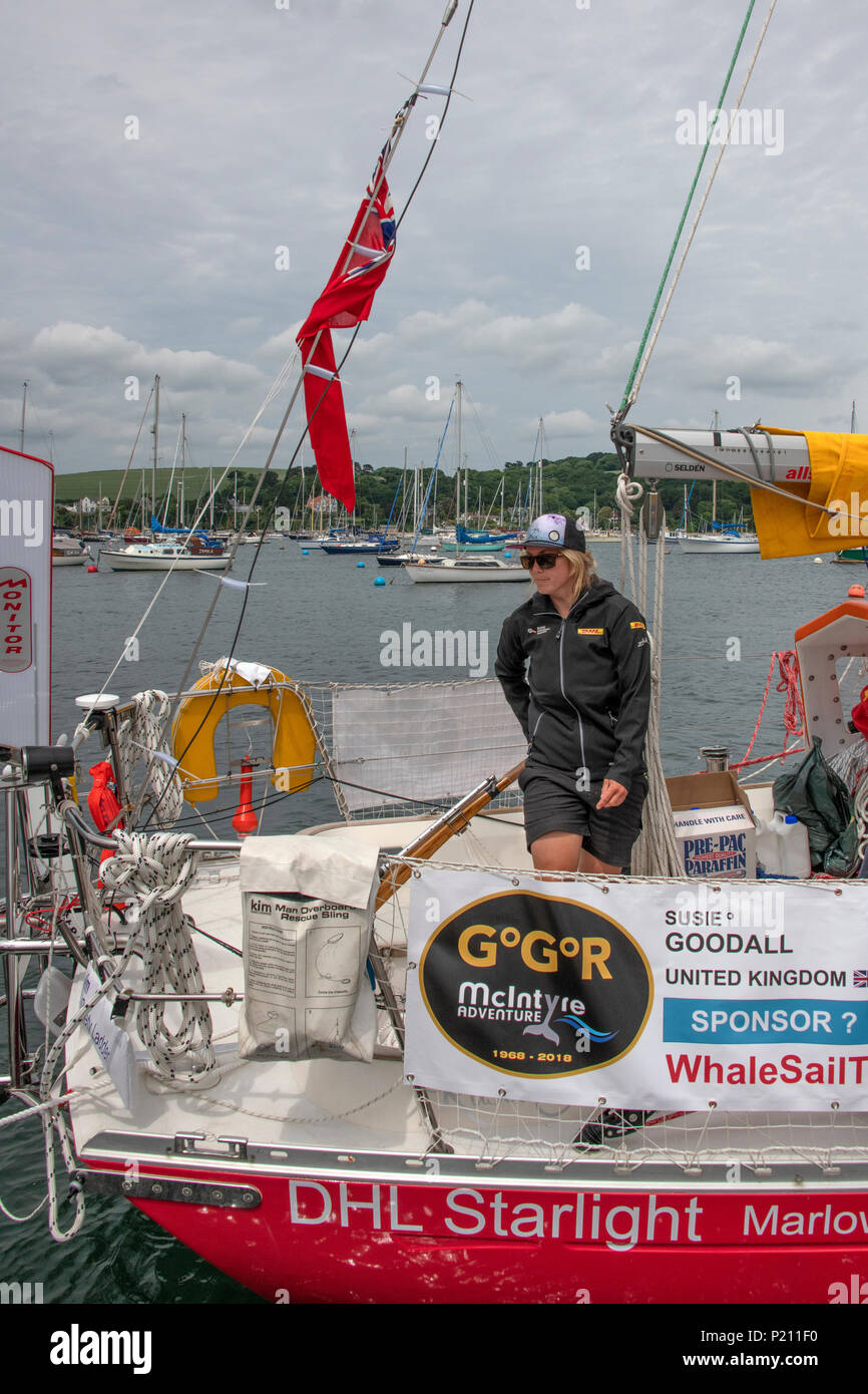 Susie Goodall opération de sauvetage est en cours en vue de sauvegarder une navigatrice britannique la suele femme dans la course autour du monde de la voile sur son yacht, DHL pour la Starlight golden globe race. Dans falmouth Cornwall rou Banque D'Images