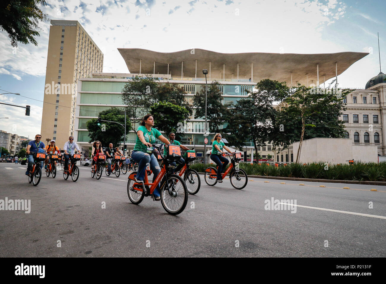 Rio de Janeiro, Brésil. 13 Juin, 2018. Ville, un congrès de la mobilité qui a lieu à Rio. L'équipe a quitté l'entrepôt 3 de la Zone Portuaire vers l'Estácio de Sá Monument, dans l'Aterro do Flamengo, à Rio de Janeiro, RJ. Crédit : André Horta/FotoArena/Alamy Live News Banque D'Images