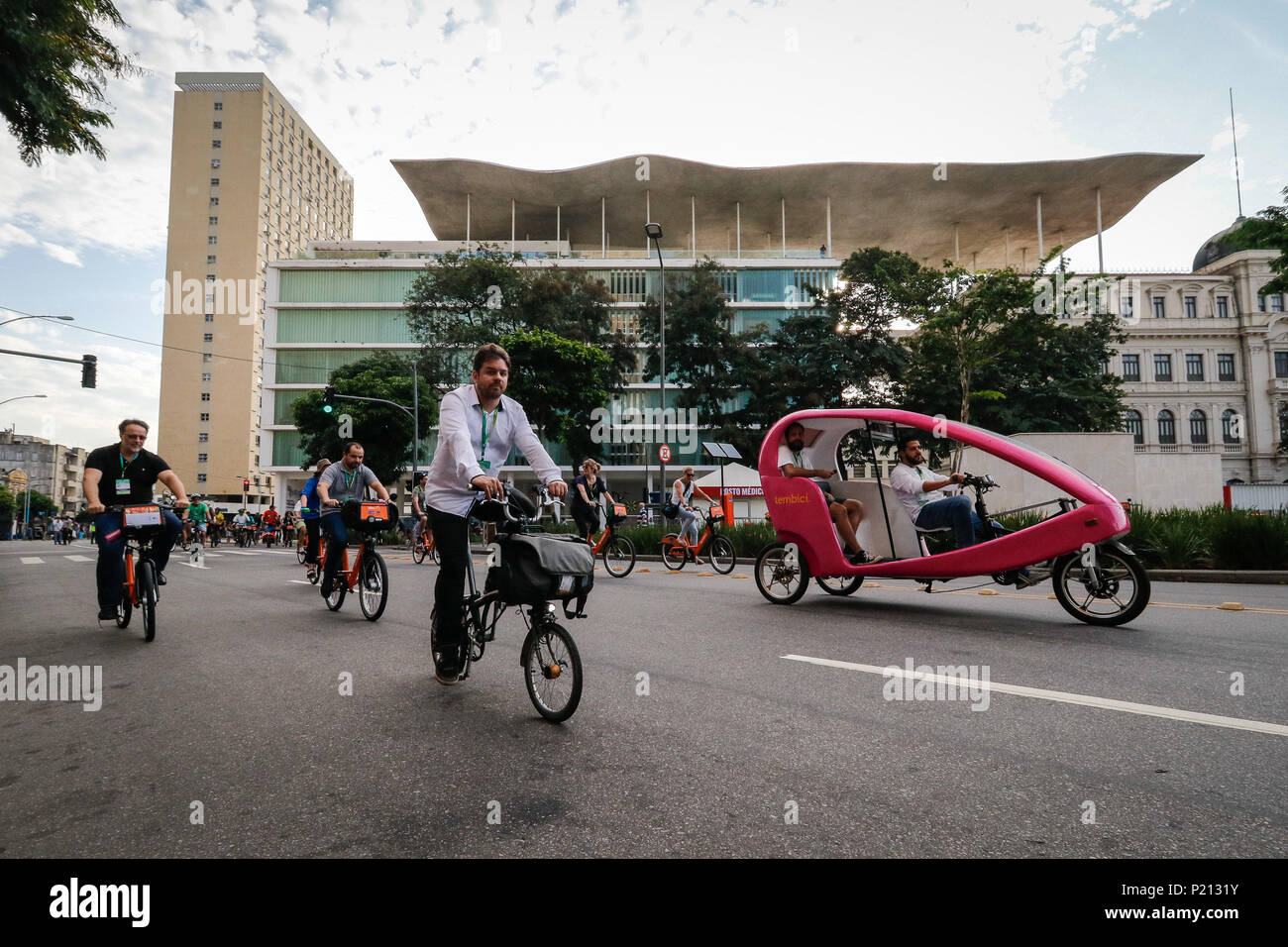 Rio de Janeiro, Brésil. 13 Juin, 2018. Ville, un congrès de la mobilité qui a lieu à Rio. L'équipe a quitté l'entrepôt 3 de la Zone Portuaire vers l'Estácio de Sá Monument, dans l'Aterro do Flamengo, à Rio de Janeiro, RJ. Crédit : André Horta/FotoArena/Alamy Live News Banque D'Images