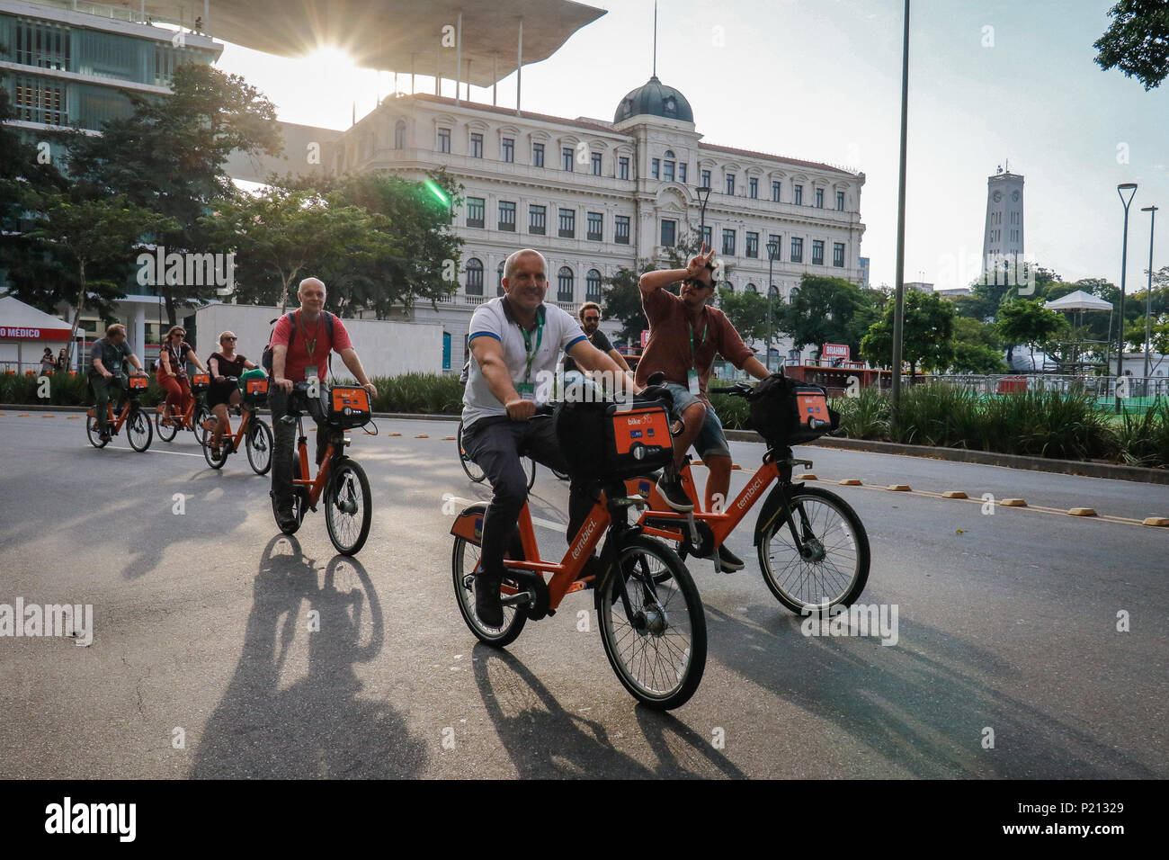 Rio de Janeiro, Brésil. 13 Juin, 2018. Ville, un congrès de la mobilité qui a lieu à Rio. L'équipe a quitté l'entrepôt 3 de la Zone Portuaire vers l'Estácio de Sá Monument, dans l'Aterro do Flamengo, à Rio de Janeiro, RJ. Crédit : André Horta/FotoArena/Alamy Live News Banque D'Images