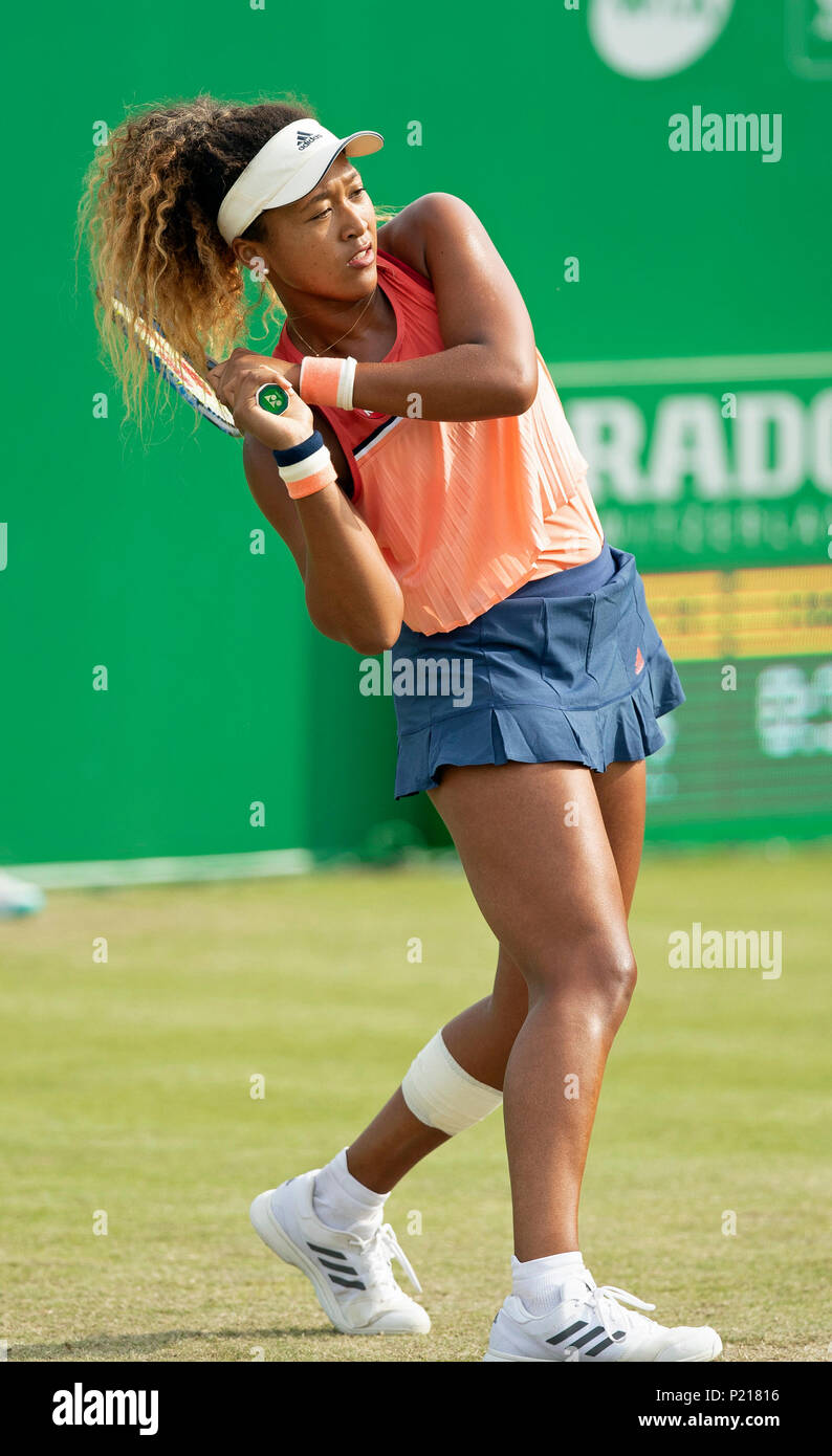 Centre de tennis de Nottingham, Nottingham, Royaume-Uni. 13 Juin, 2018. La Nature Valley Open de tennis ; Naomi Osaka (JPN) essaie de diriger la balle alors qu'elle se dirige vers la victoire sur Denisa Allertova (CZE) dans deux séries : Action Crédit Plus Sport/Alamy Live News Banque D'Images