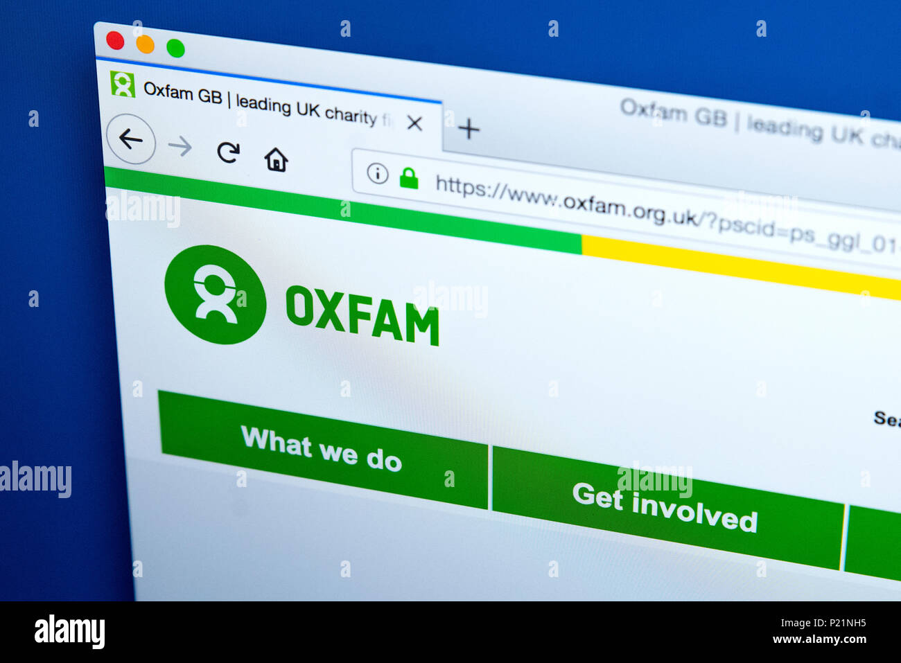 Londres, Royaume-Uni - 22 février 2018 : La page d'accueil du site Web officiel de Oxfam - la Confédération des organismes de bienfaisance indépendants autour de la Banque D'Images