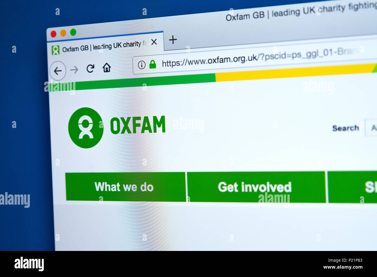 Londres, Royaume-Uni - 22 février 2018 : La page d'accueil du site Web officiel de Oxfam - la Confédération des organismes de bienfaisance indépendants autour de la Banque D'Images