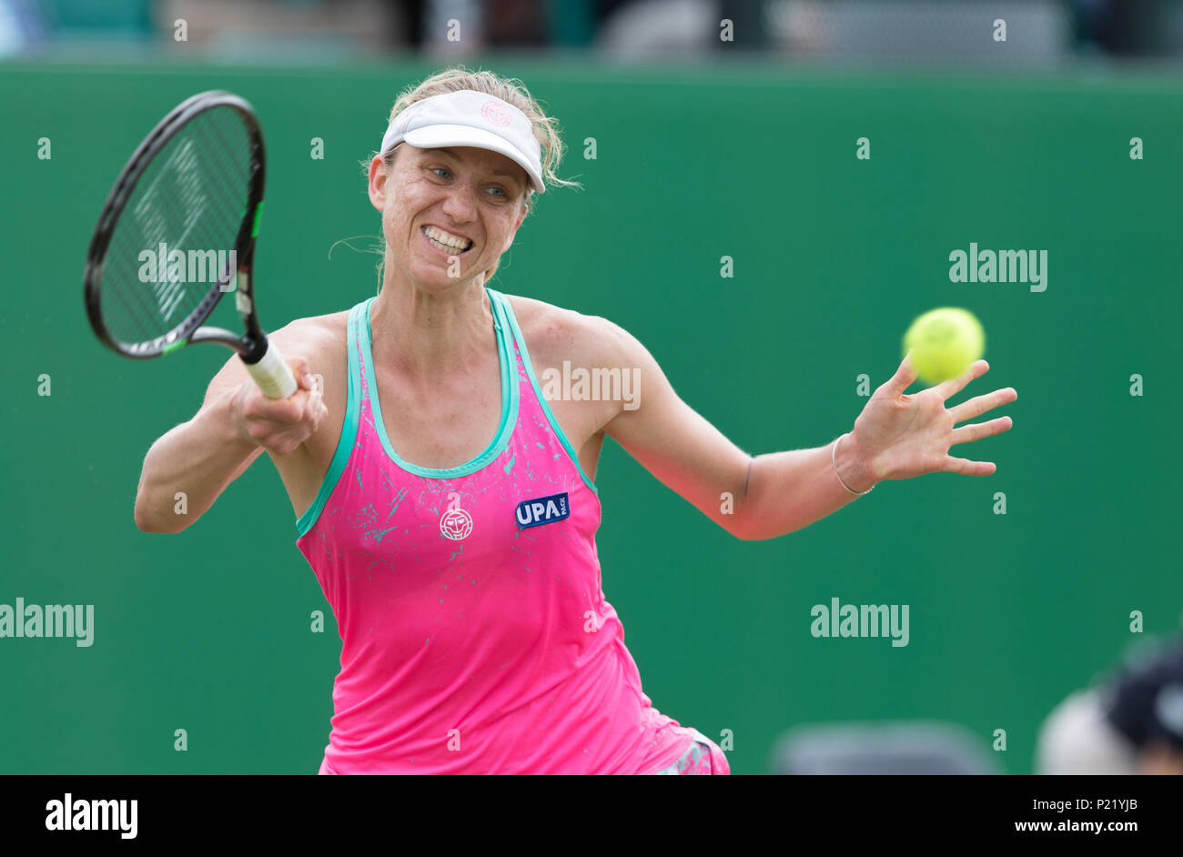 Mona Barthel en action contre Magdalena Rybarikova dans la nature ouverte de la vallée de deuxième tour au centre de tennis de Nottingham, Nottingham. Date photo Banque D'Images