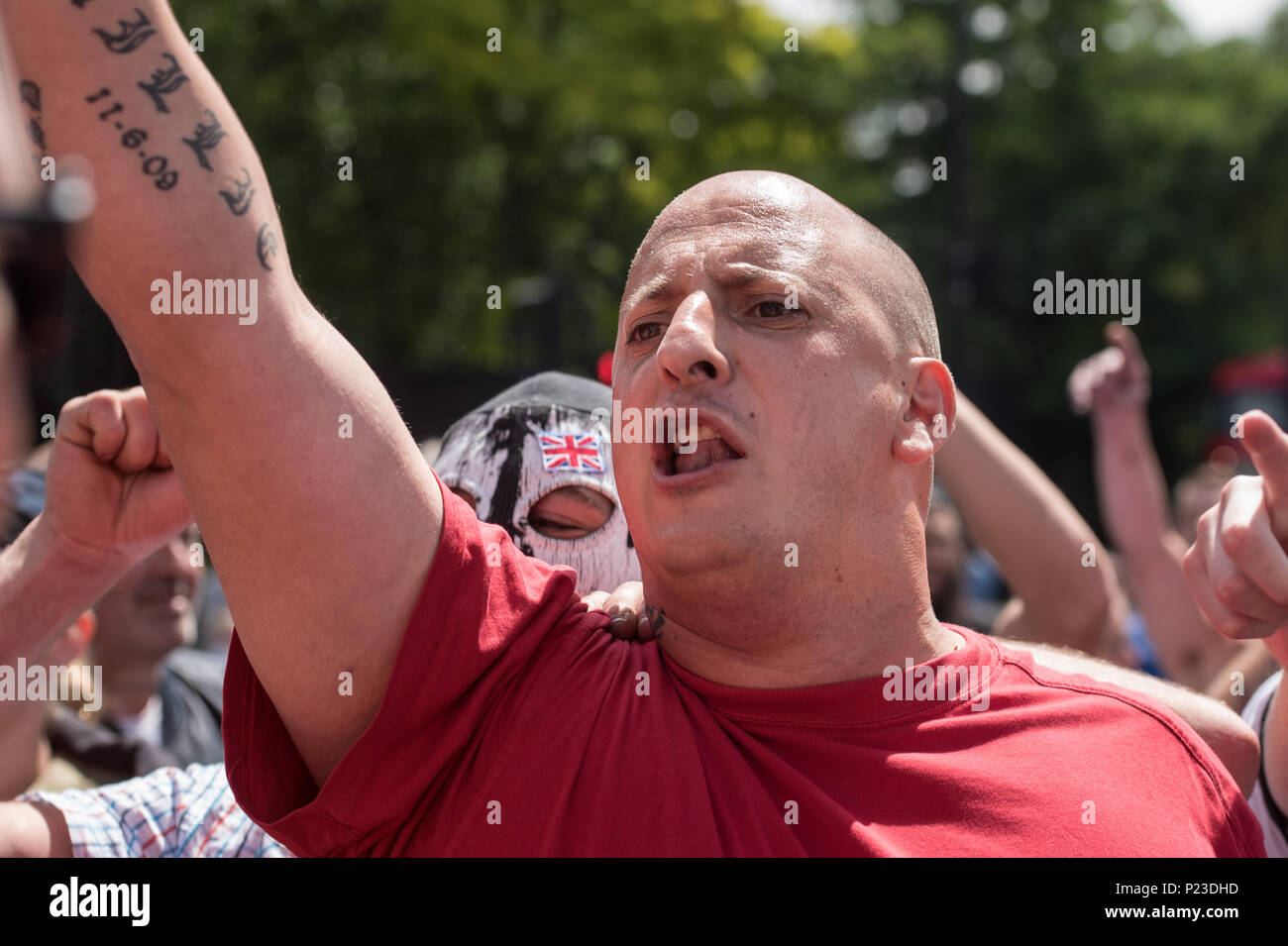 Londres, 16 juillet 2016. Jusqu'à 150 English Defence League prendre part à un meeting de protestation dans le centre de Londres. Les militants de l'EDL rencontré un petit conting Banque D'Images