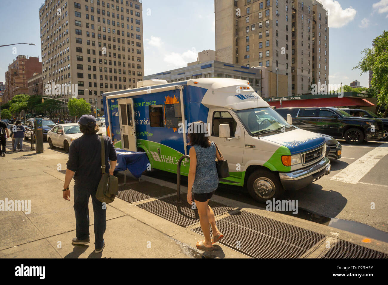 Un van garé la promotion de l'assurance-maladie de la société de soins de WellCare dans le quartier de Chelsea, New York le Lundi, Juin 4, 2018 (Â© Richard B. Levine) Banque D'Images