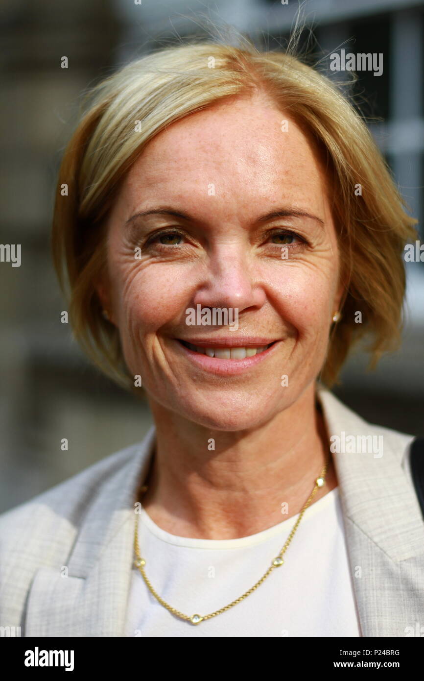 Mariella Frostrup photographiée dans la Cité de Westminster, Londres, le 13 juin 2018. Page de portefeuille Russell Moore. Banque D'Images