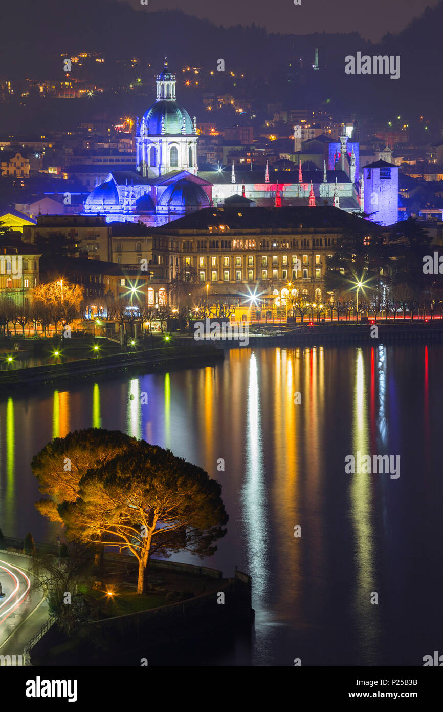 La Cathédrale de Côme dans le temps de Noël, Côme, lac de Côme, Lombardie, Italie, Europe Banque D'Images