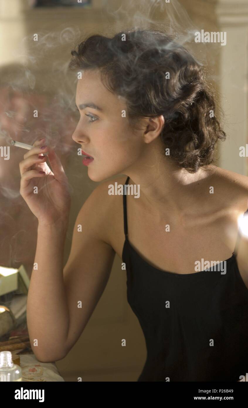 Titre original : l'expiation. Titre en anglais : l'expiation. Directeur de film : Joe WRIGHT. Année : 2007. Stars : Keira Knightley. Credit : TITRE DE TRAVAIL FILMS / Album Banque D'Images