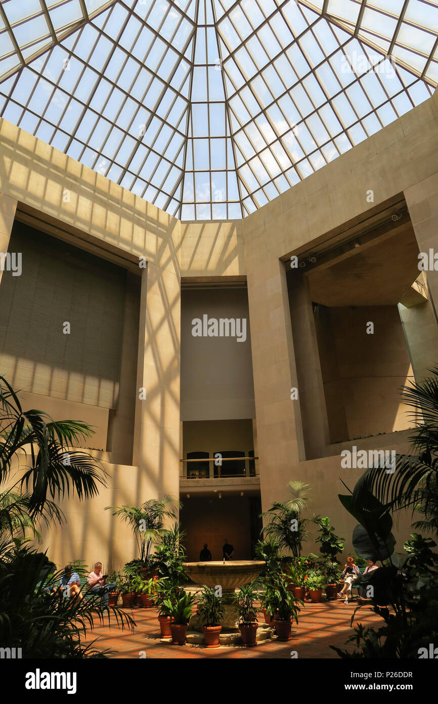 Collection Robert Lehman Courtyard au Metropolitan Museum of Art, New York, USA Banque D'Images