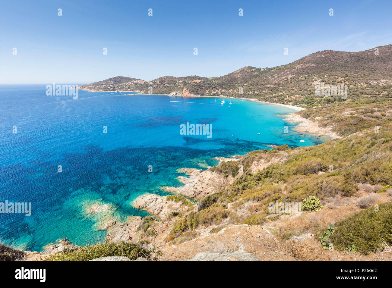 L'eau claire de la plage de Menasina (plage de Menasina), Cargèse, Corse, France Banque D'Images