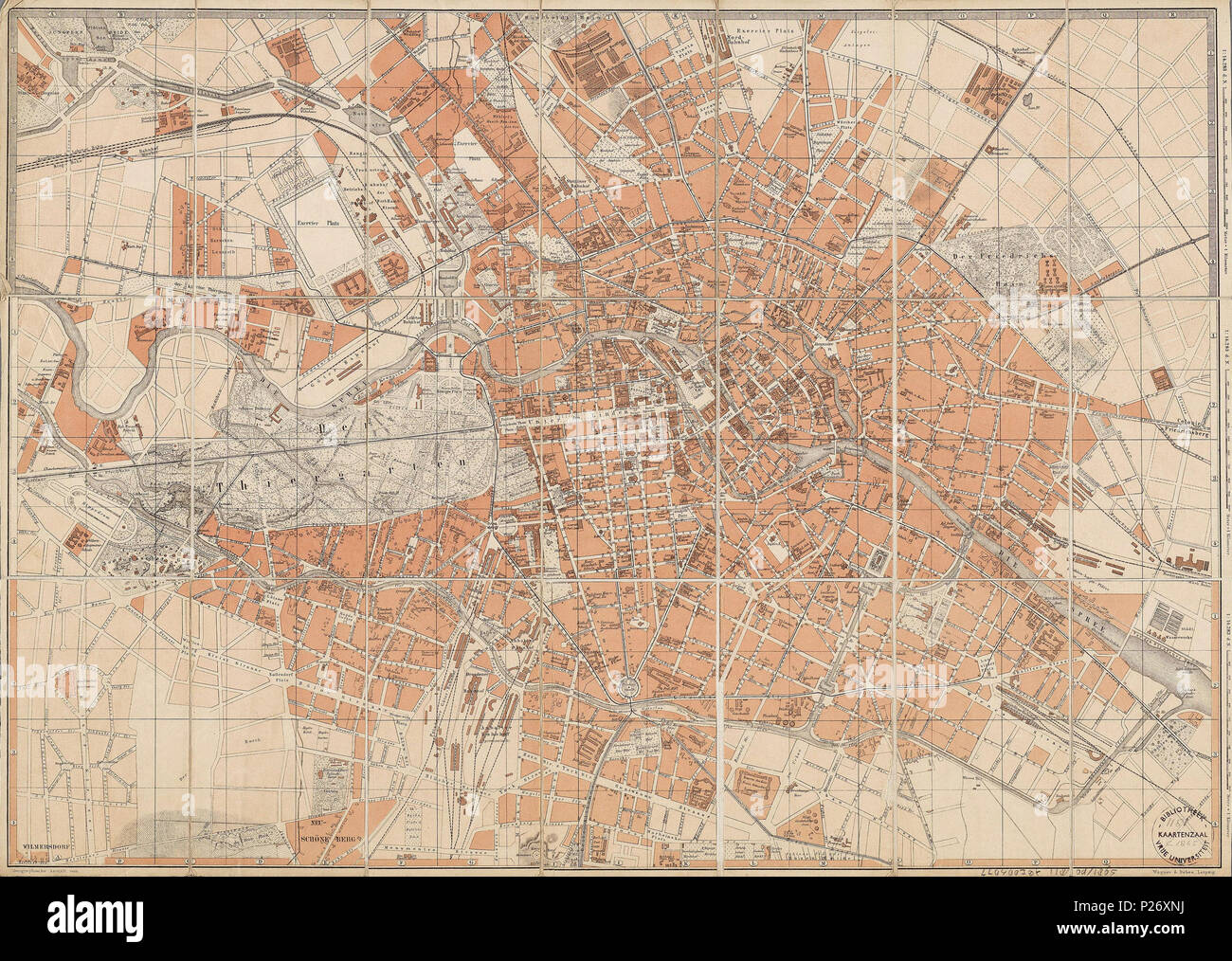 . Ohne Titel (Stadtplan von Berlin 'aus : Baedeker Mittel- und Nord-Deutschland 1878'). Deutsch : Der aus 3. Plan horizontalen 160 Kellnertasche und sind hintereinander dans Baedekers Reiseführer 'Mittel- und Nord-Deutschland gebunden 1878'. Auf jedem Teilstück ist am Rand der rechten und eine Maßstab über 1000 Maßstabsleiste m abgedruckt. Unter dem letzten Blatt steht der Hersteller 'Coordonnées géographiques Anstalt von Wagner & Debes, Leipzig". 1877. Gottlieb Berendt (1836-1920), Karl August Lossen (1841-1893) 25 1877 Berlin Stadtplan Baedeker Banque D'Images