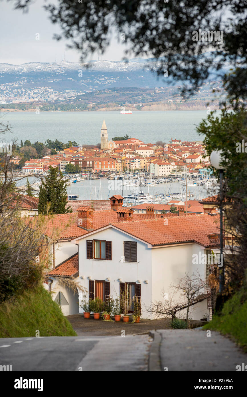Vieille ville de pêcheurs d'Izola, péninsule d'Istrie, le sud-ouest de la Slovénie, de l'Europe Banque D'Images