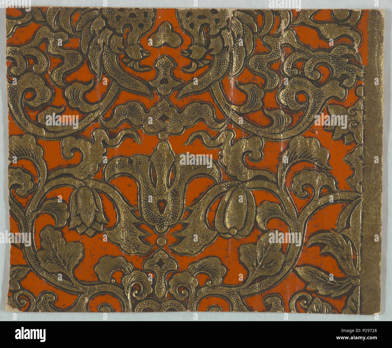 . Anglais : Imitation cuir (USA), peut-être ca. 1905 . Anglais : Scrolling design feuillage imprimé en terre cuite, l'or et noir sur papier de secours. . Vers 1905 155 simili cuir (USA), peut-être ca. (1905 CH 18498187-2) Banque D'Images