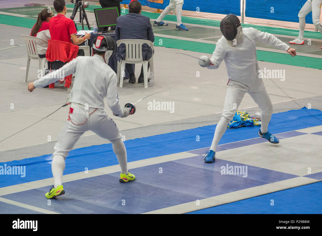 Une étape d'un tournoi de l'épée hommes Banque D'Images