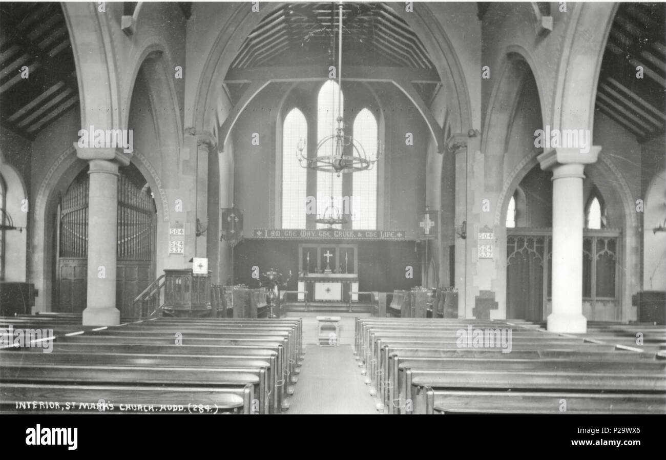 . Image d'archive de l'intérieur de l'église de Saint Marc, ancien, Huddersfield Road Leeds, West Yorkshire, Angleterre. Construit en 1887, conçu par l'architecte William Bank Newton Barber. Remarque sur la date de l'image : Bien que Kirklees Image Archive dates cette photo à l'intérieur de la décennie 1910-1919, c'est beaucoup plus de chances d'être daté avant 1907, lorsque les marguilliers a démissionné et l'église a commencé à être négligées. avant 1907. Inconnu 296 Leeds Road St Marc 001 intérieur Banque D'Images