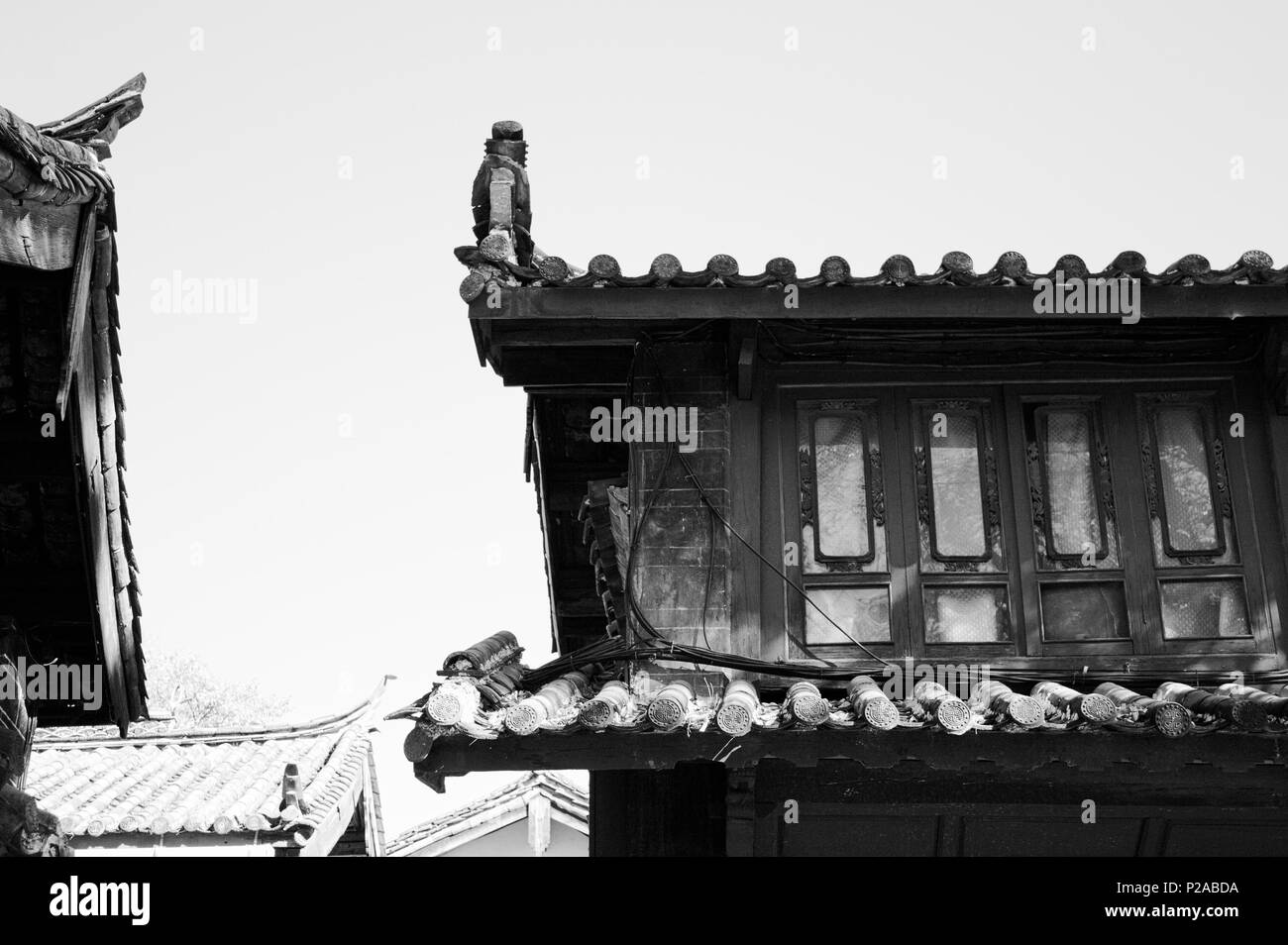 Toits chinois dans la vieille ville de Lijiang (Yunnan, Chine) Banque D'Images