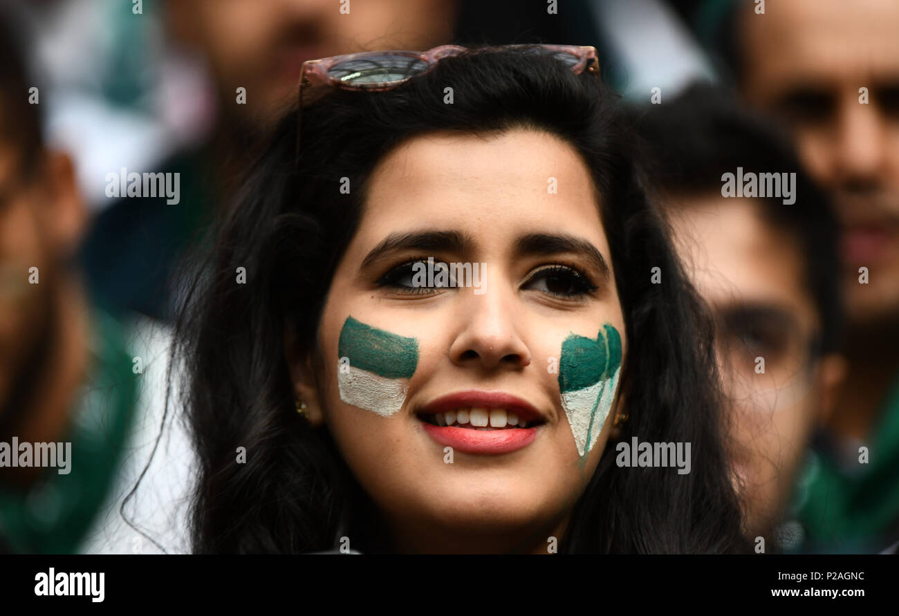 Stade Luzhniki, Moscou, Russie. 14 Juin, 2018. Coupe du Monde FIFA Football 2018, Groupe A, la Russie par rapport à l'Arabie Saoudite Arabie Saoudite ; ventilateur prêt pour l'action : un crédit de jeu plus Sport/Alamy Live News Banque D'Images