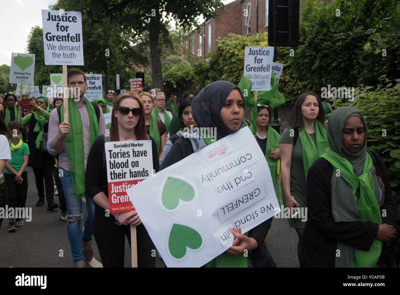 Londres, Royaume-Uni. 14 juin 2018. Jeremy Corbyn rejoint trente mille manifestants lors de la marche silencieuse de Grenfell - 1 an sur pour marquer l'anniversaire de l'incendie de la tour de Grenfell, demander justice pour Grenfell le 14 juin 2018, Londres, Royaume-Uni. Credit : Voir Li/Alamy Live News Banque D'Images