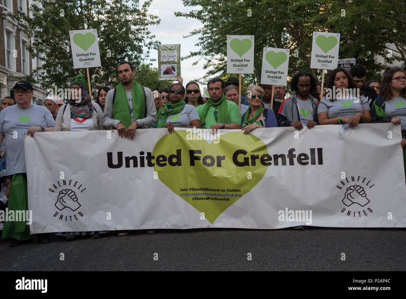 Londres, Royaume-Uni. 14 juin 2018. Jeremy Corbyn rejoint trente mille manifestants lors de la marche silencieuse de Grenfell - 1 an sur pour marquer l'anniversaire de l'incendie de la tour de Grenfell, demander justice pour Grenfell le 14 juin 2018, Londres, Royaume-Uni. Credit : Voir Li/Alamy Live News Banque D'Images