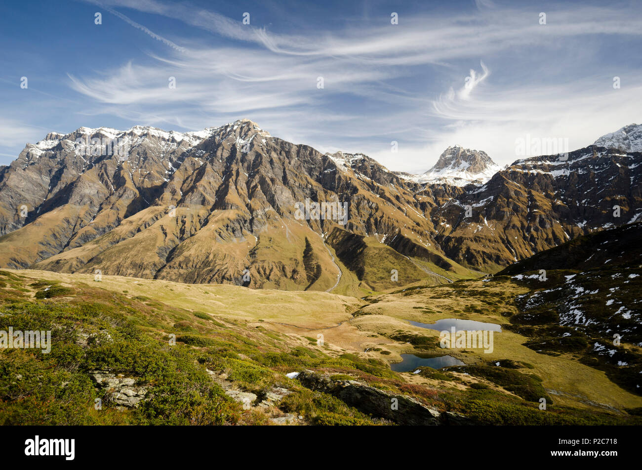 Lacs de montagne près de Tomuel Pass, Safien Vallée, France Alpes, canton de Grisons, Suisse Banque D'Images